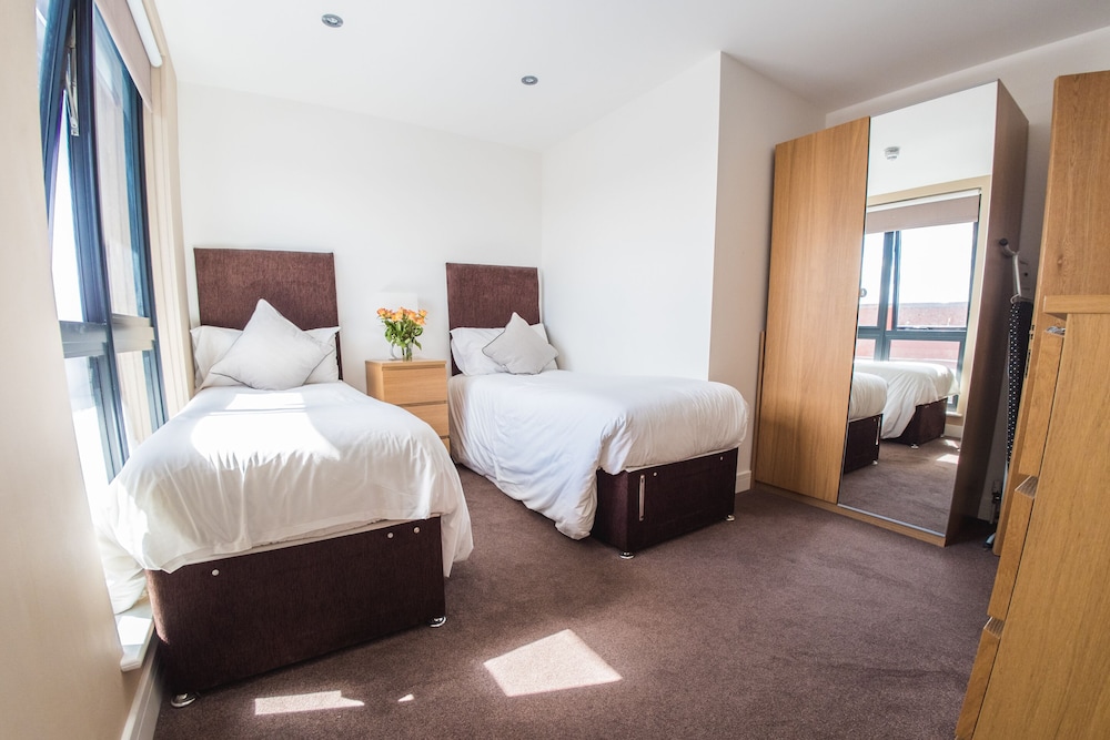Ilford Tower Apartments 14/45
