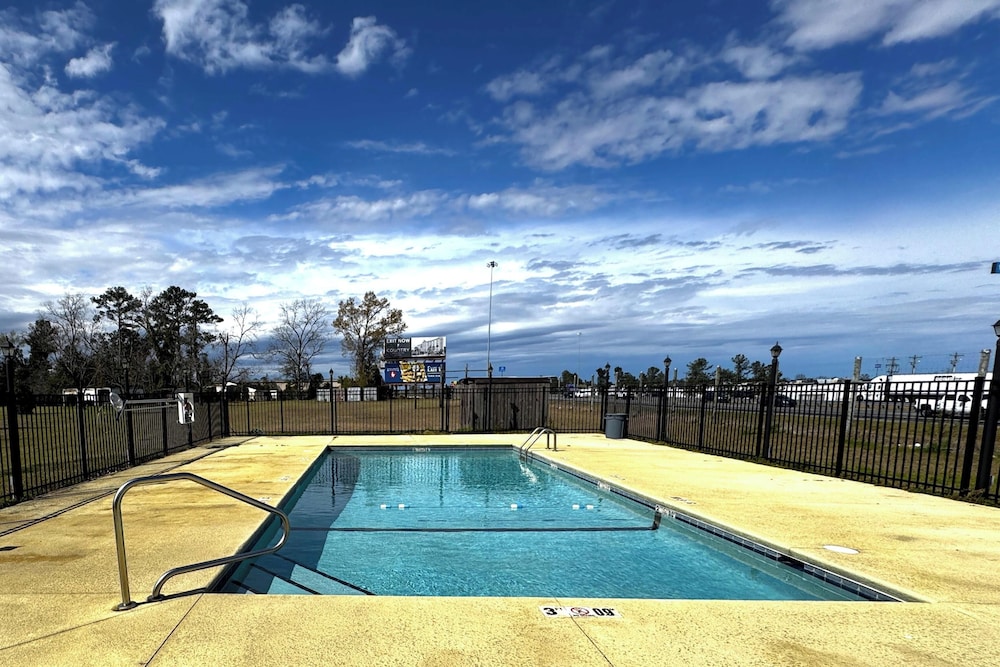 OYO Briarwood Motel 26/49