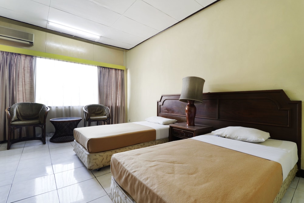 Hotel Istana Bandung 10/27