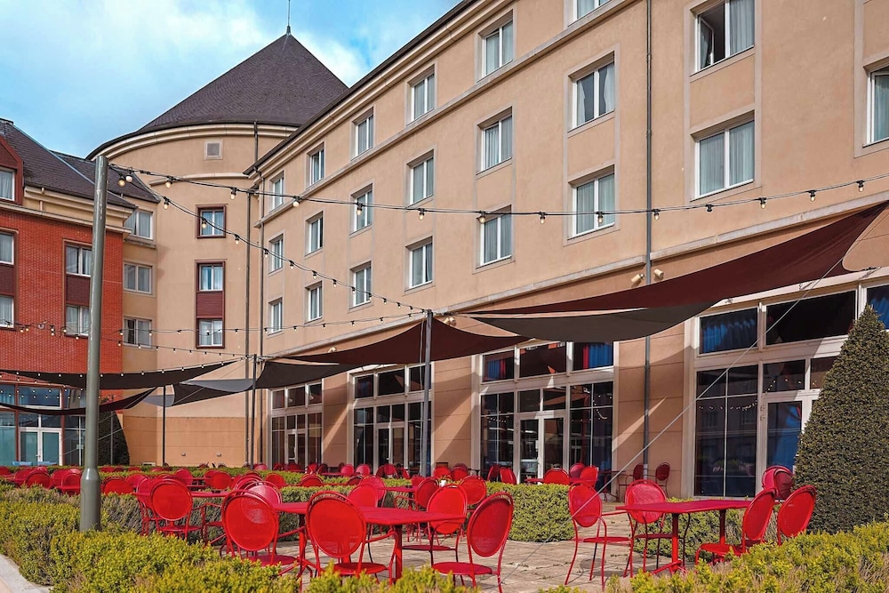 Grand Magic Hotel (ex Magic Circus) 6/86