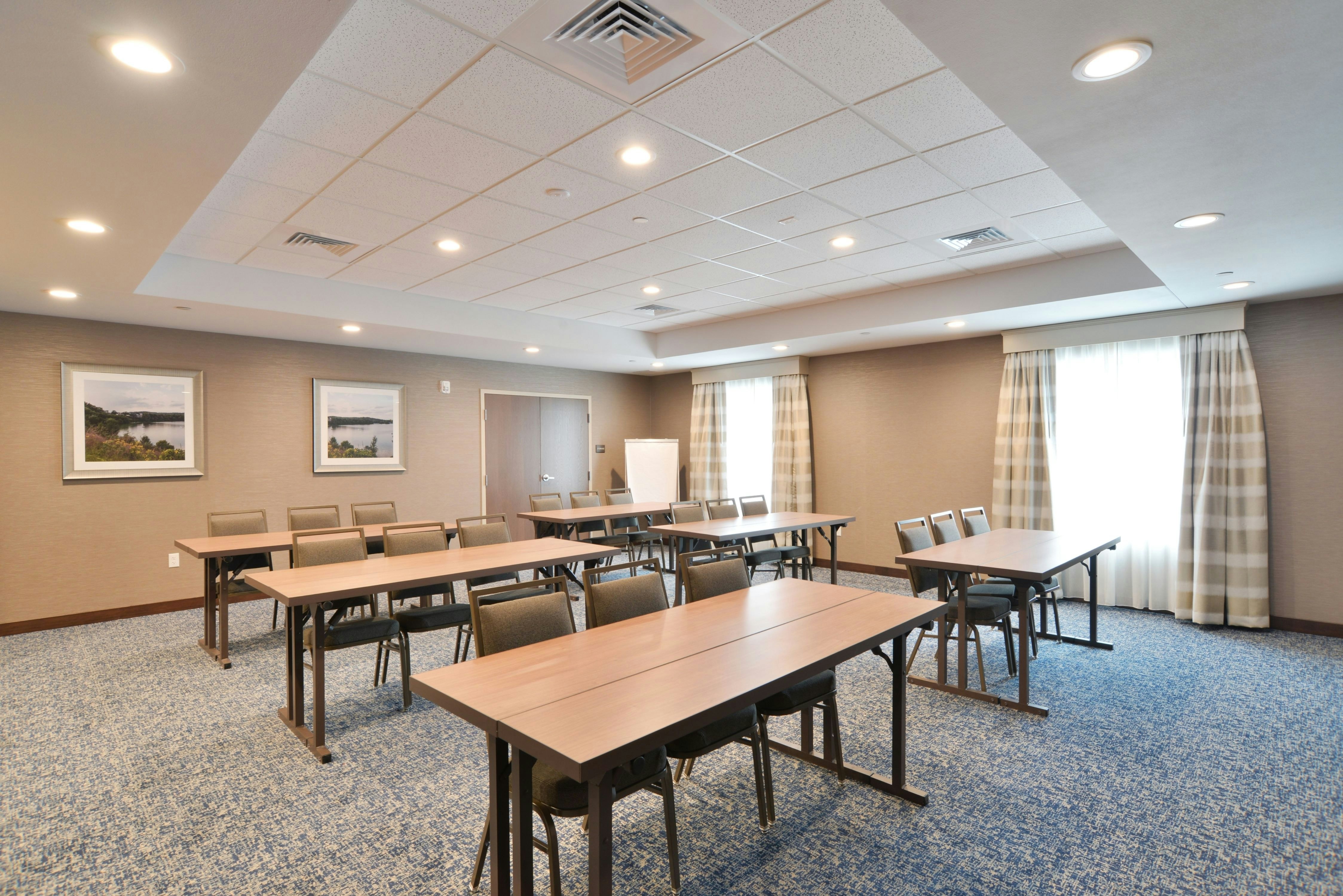 Hampton Inn & Suites Menomonie-UW Stout 32/39