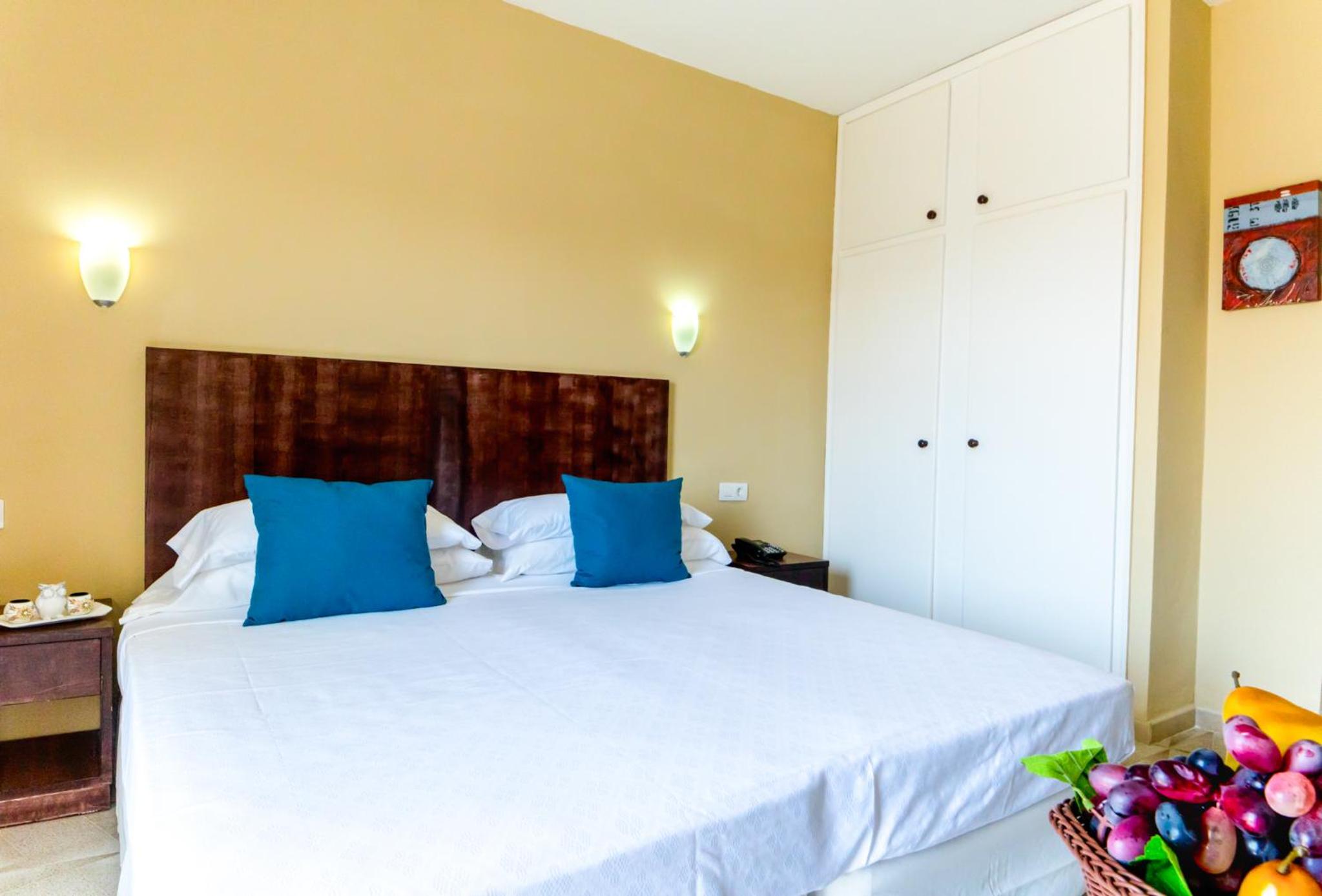 Room, Twin Beds