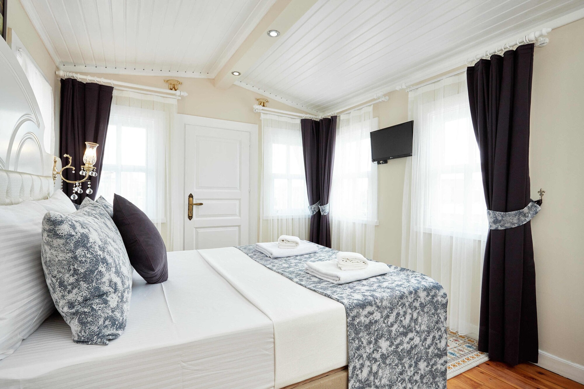 suite, sea view