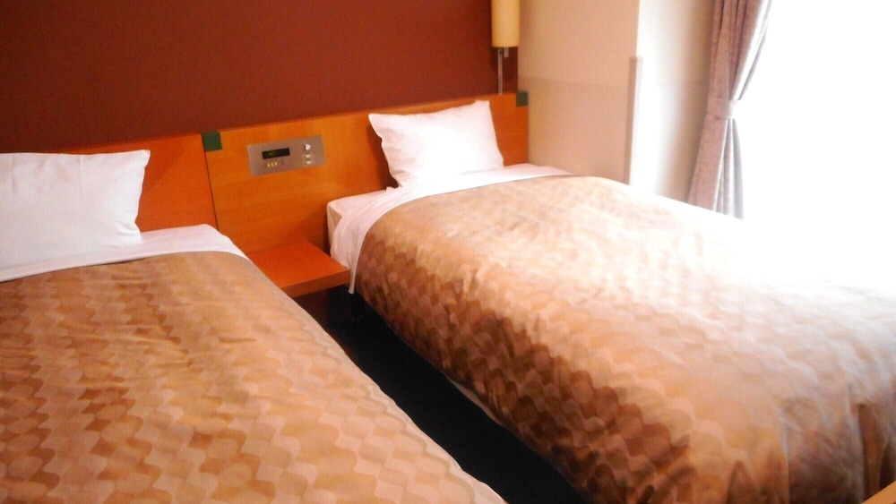 ECONOMY, TWIN BEDS, SMOKING