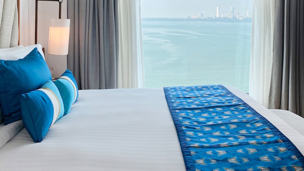 Intercontinental Marine Drive Mumbai 48/78