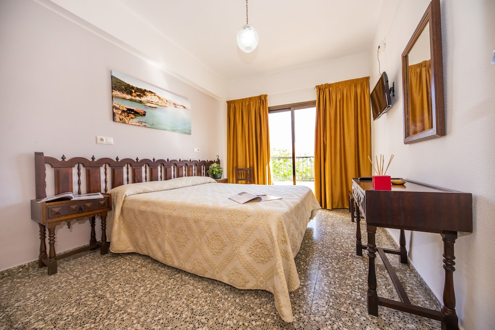 Santa Eulalia Hostal 18/44