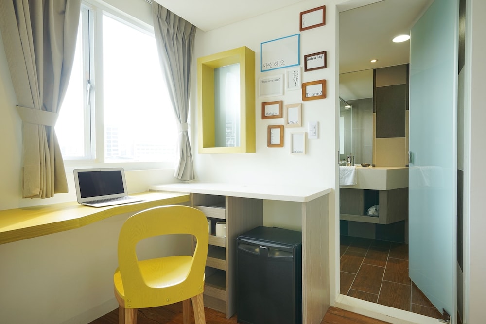 JIA JIA PAPERSUN APARTMENT 60/69