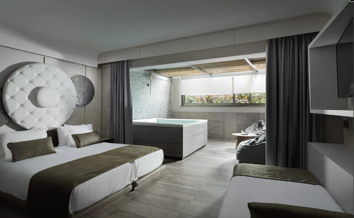 Room, Semi Ground Floor, Patio, Hot Tub