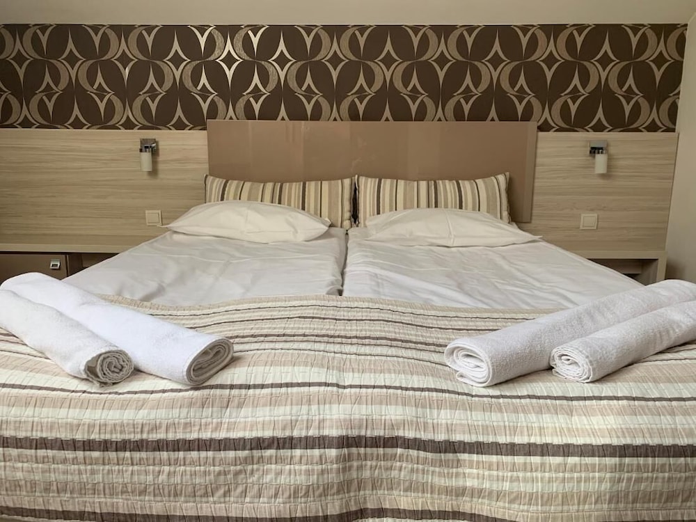 Guest Rooms Granat 24/50