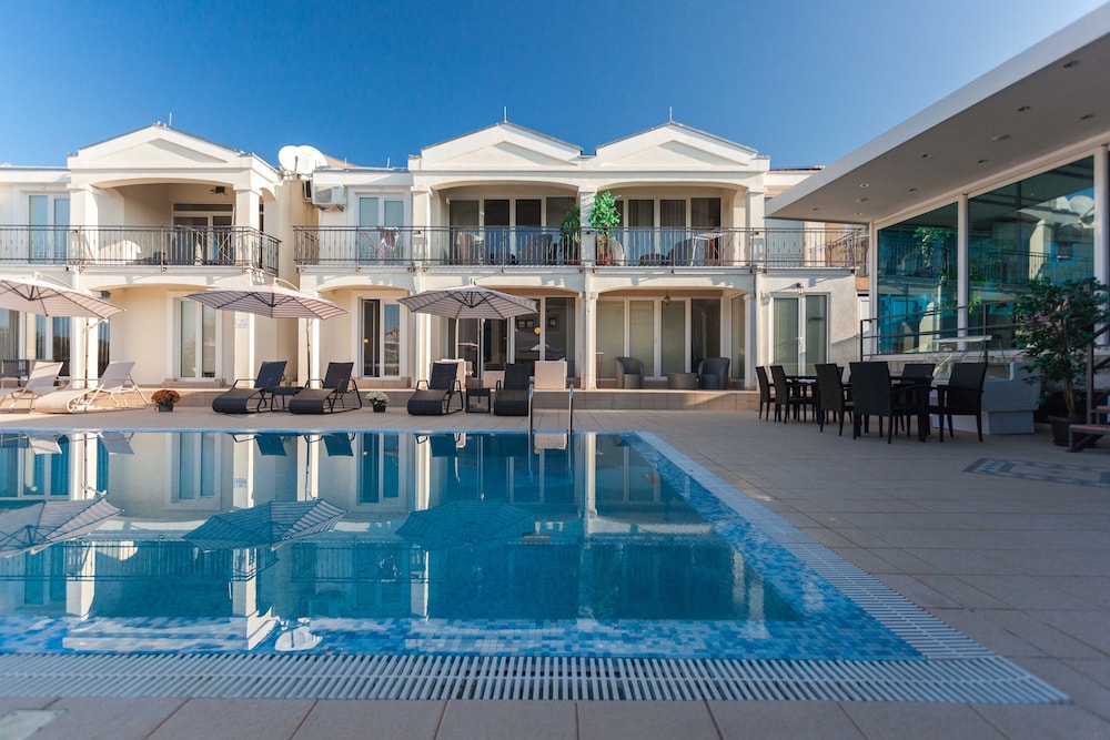 Spa Resort Becici 1/50