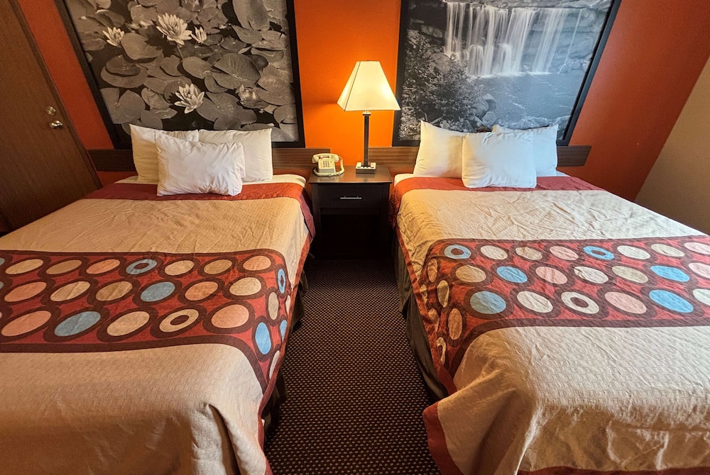 Super 8 by Wyndham Du Quoin 13/23