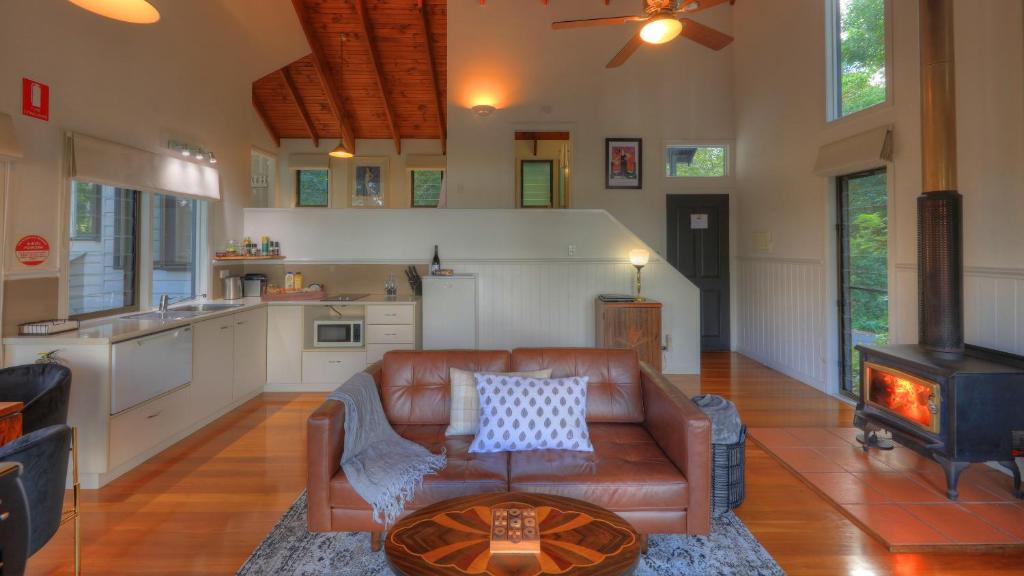 Misty View Cottages Montville 14/25
