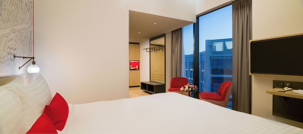 DELUXE SUITE