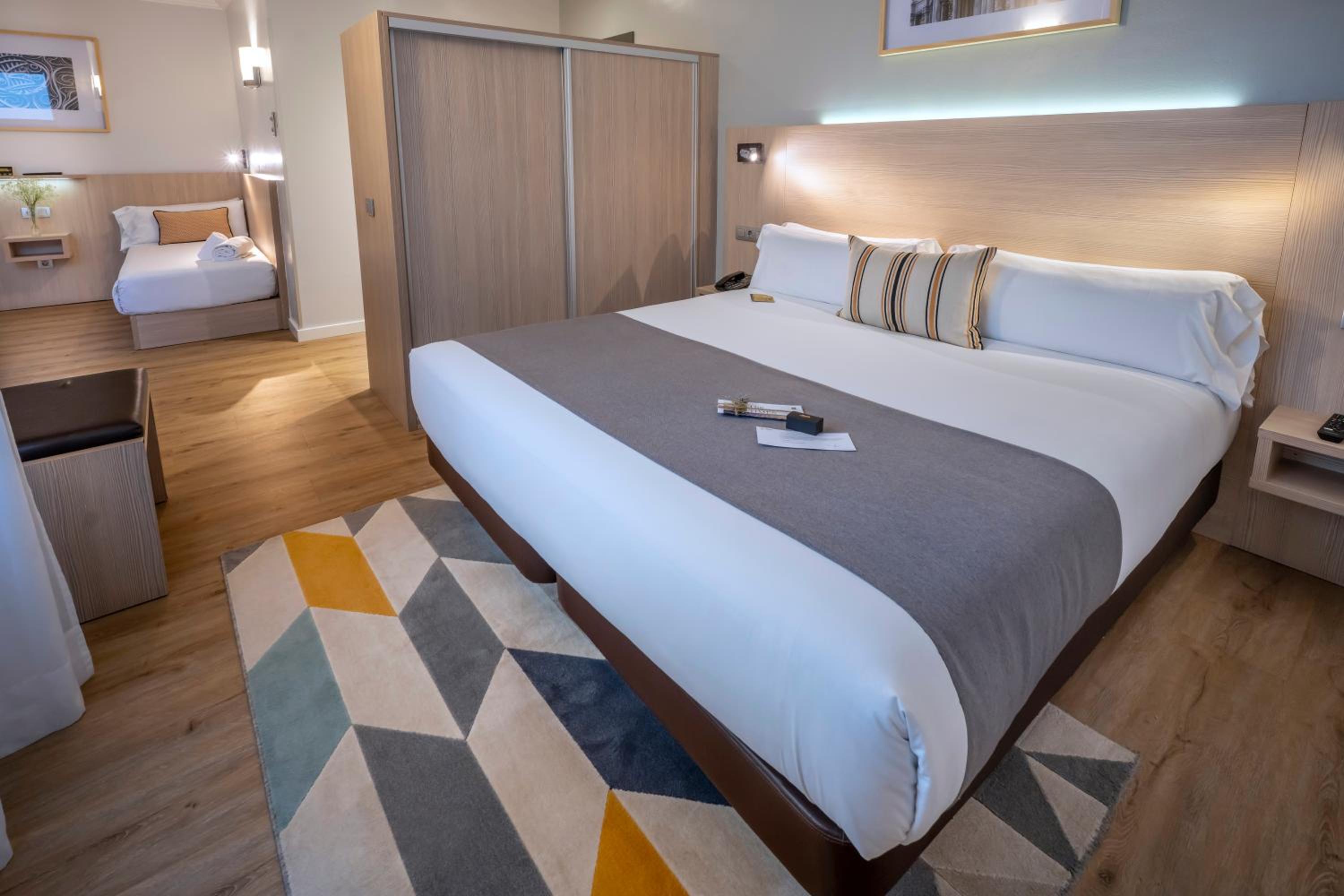 Rambla, Deluxe, Double or Twin Bed, with View, Balcony