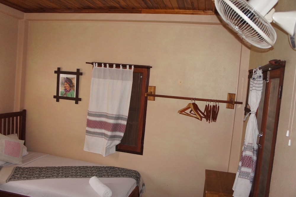 Lao Lu Lodge 68/91
