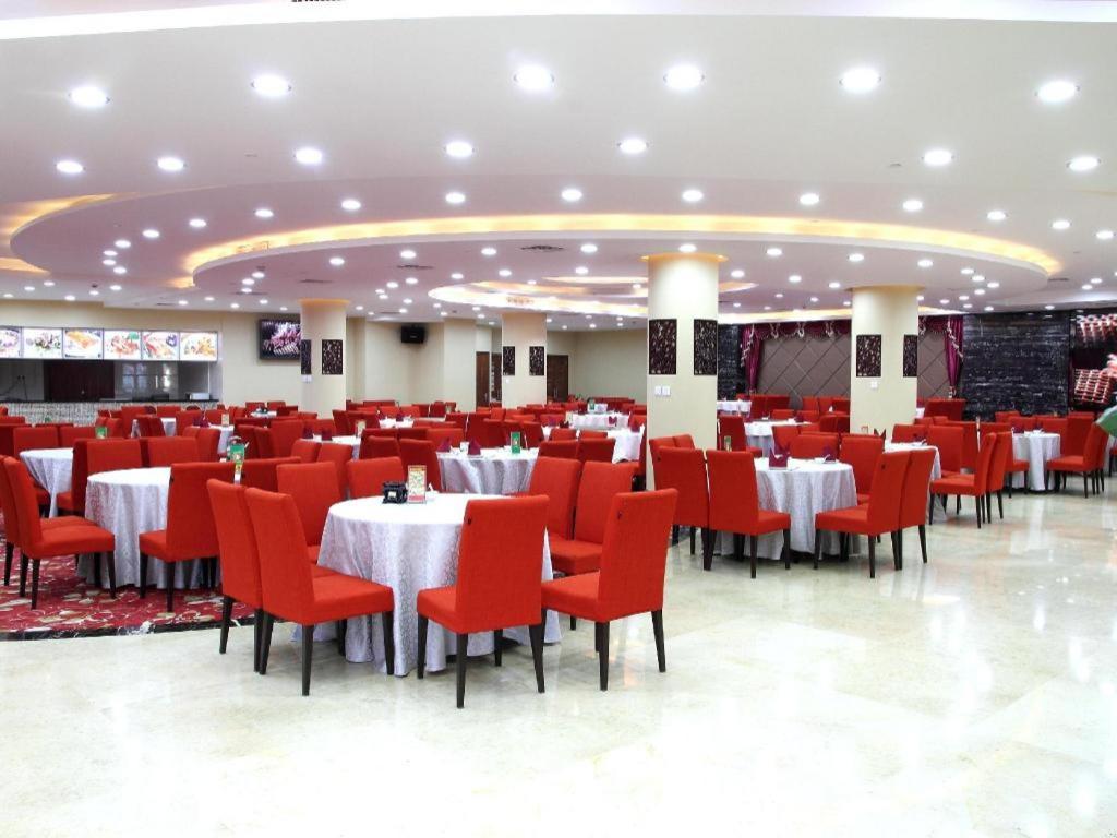 Foshan Emperor Hotel 61/69