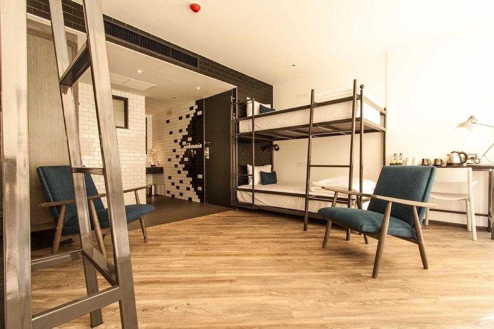 Klub Hotel Bangkok 45/65