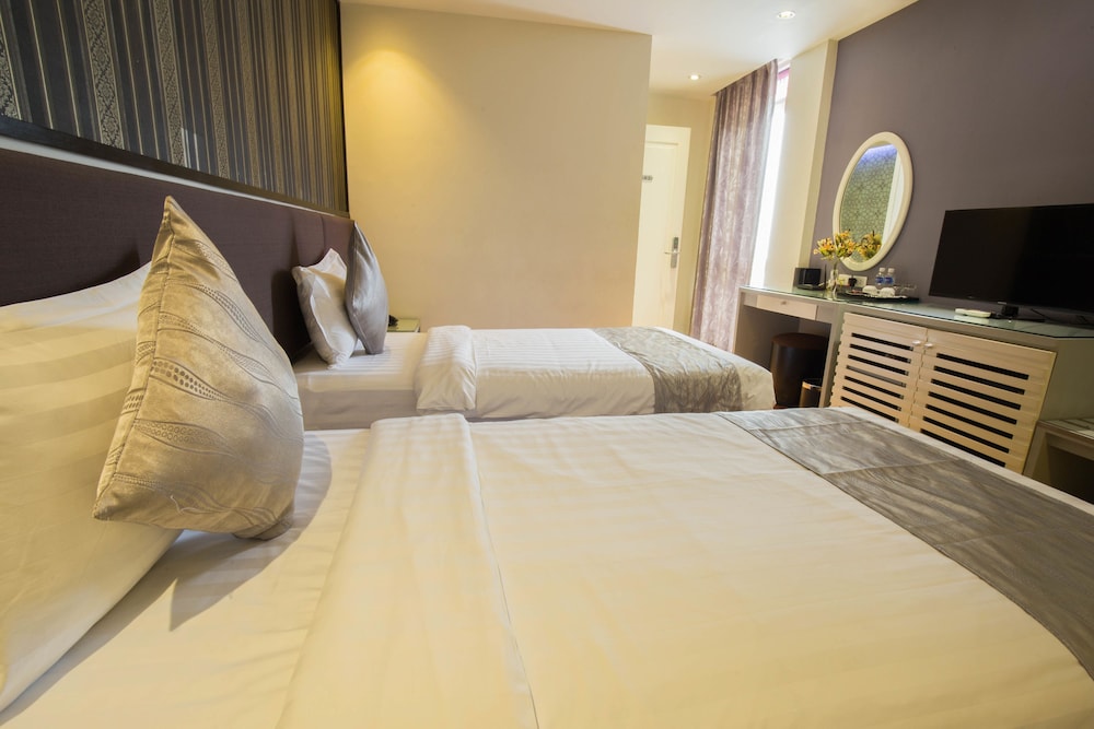 Riverside Boutique Hotel 17/28