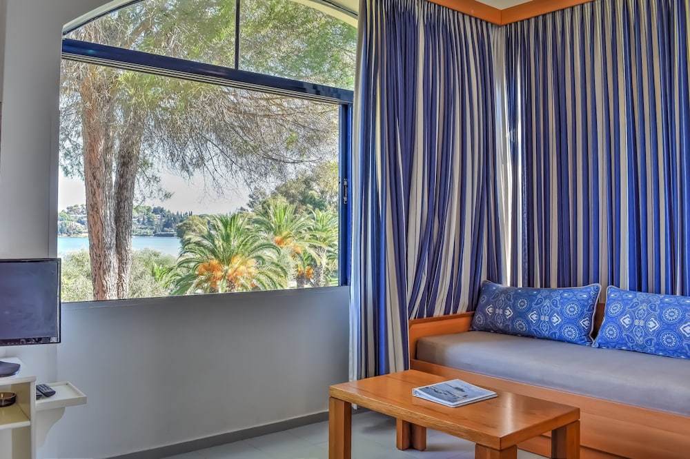 Govino Bay 29/50
