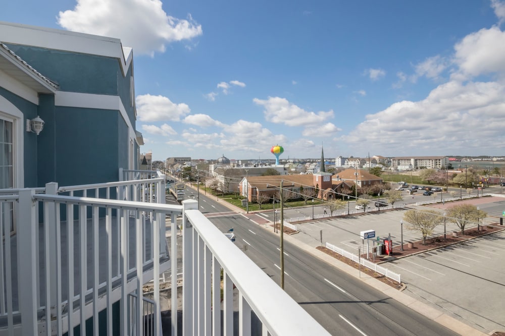 Tidelands Caribbean Hotel and Suites 11/62