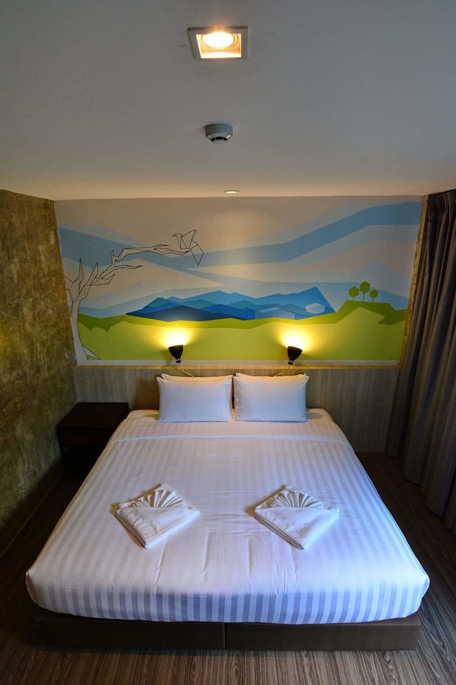 ROOM, ACCESSIBLE