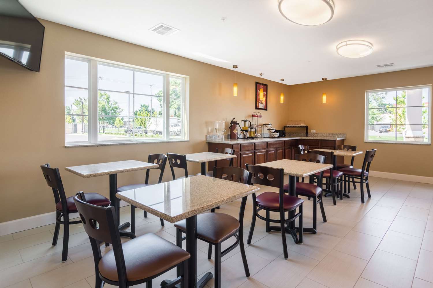 Econo Lodge Inn & Suites North Little Rock near Riverfront 9/14
