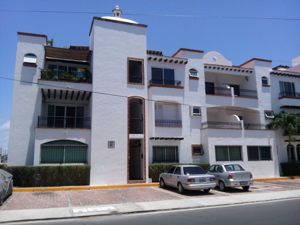 Gaviotas II Condo Hotel 7/39