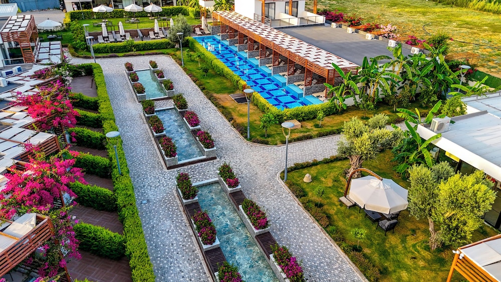 Feniks Hotel 50/61