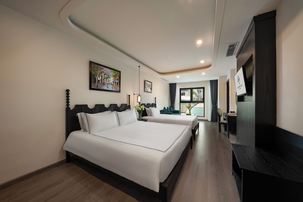 1 BEDROOM, FAMILY, TRIPLE, CITY VIEW