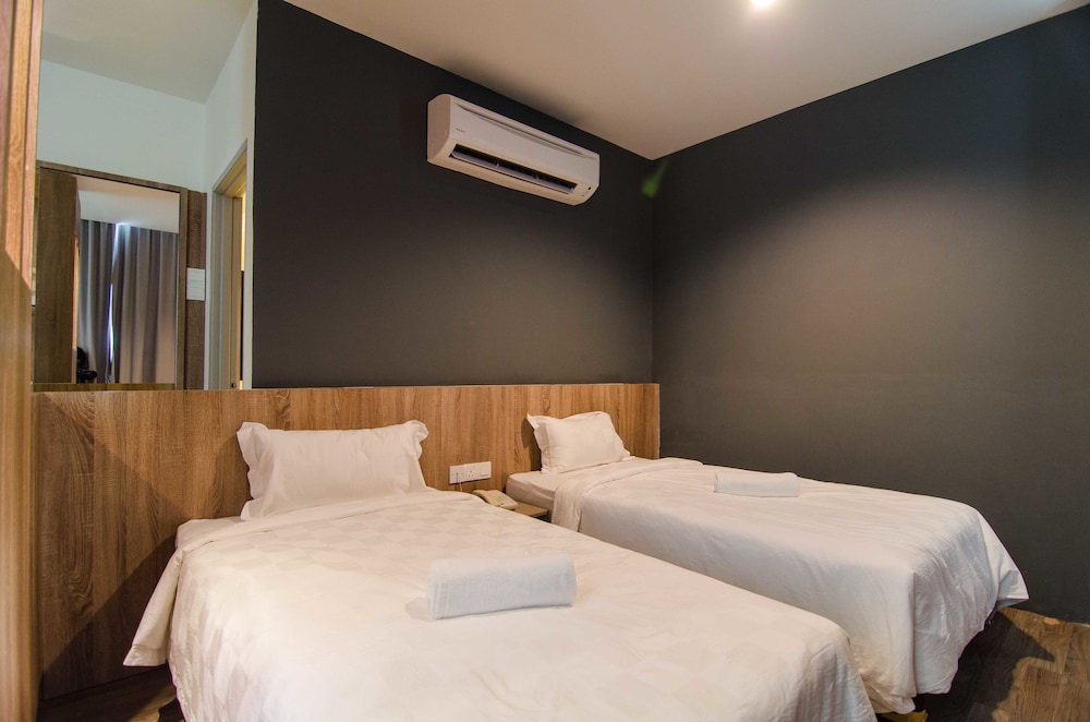 Mornington Hotel Soon Choon 16/36