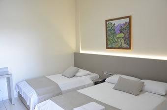 HOTEL PARANOA 4/10