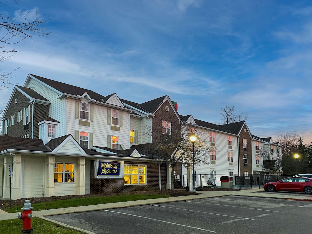 MainStay Suites Middleburg Heights Cleveland Airport 1/42