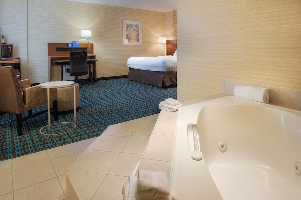 Fairfield Inn Suites By Marriott Belleville 13/48
