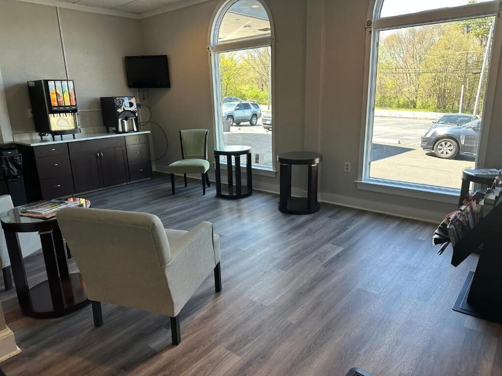 New Bedford Inn Suites 45/69