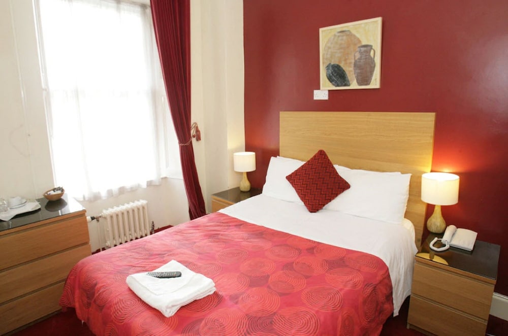 CLIFTON HOTEL 17/43