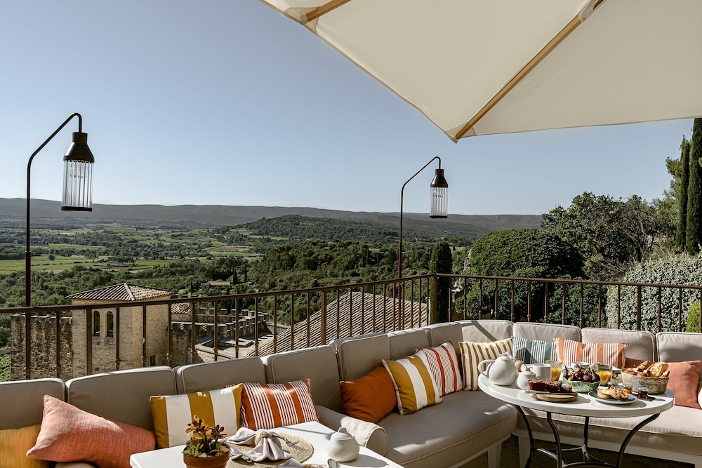 Hotel Crillon le Brave 36/50