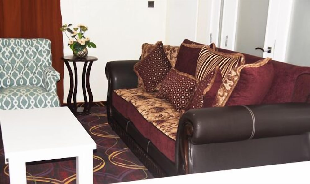 Treasures Suites & Conferences 16/35