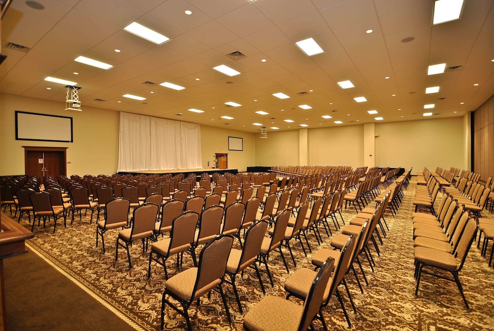 The Montcler Hotel & Conference Center 54/69