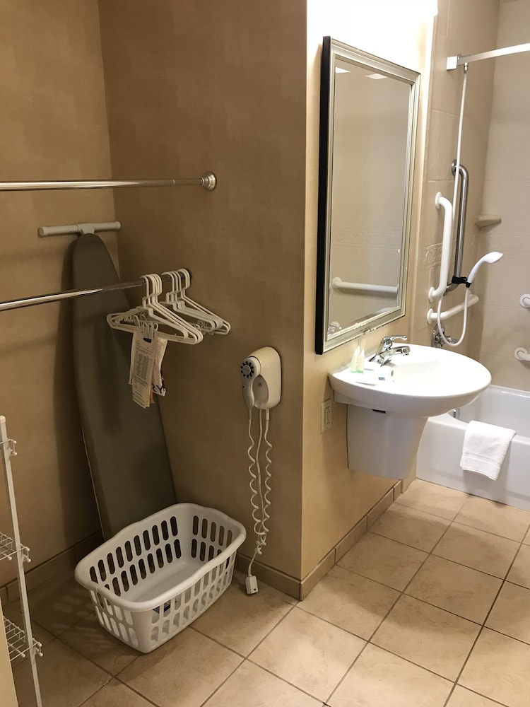 Staybridge Suites Williamsville Buffalo by IHG 21/65