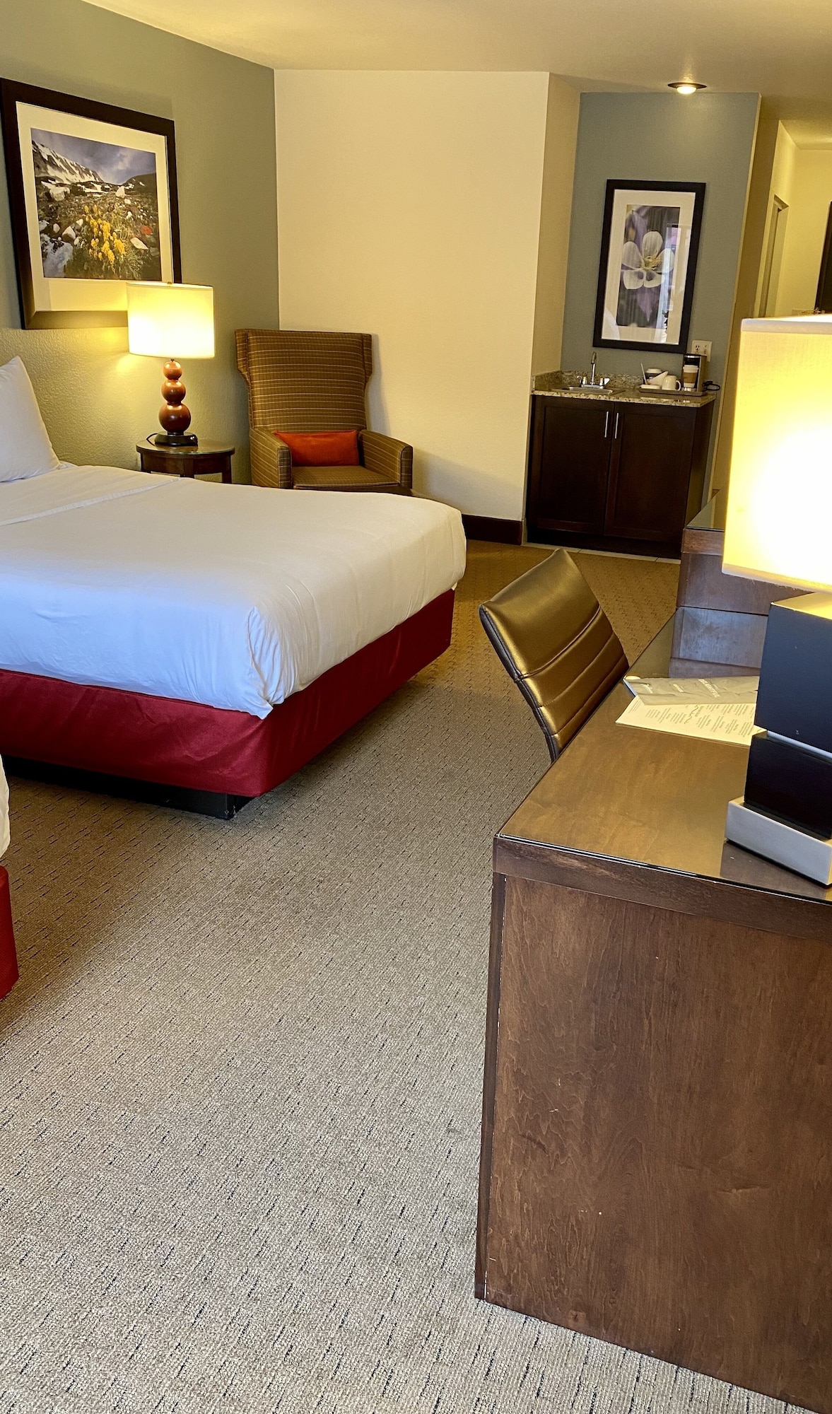 ROOM, KING BED