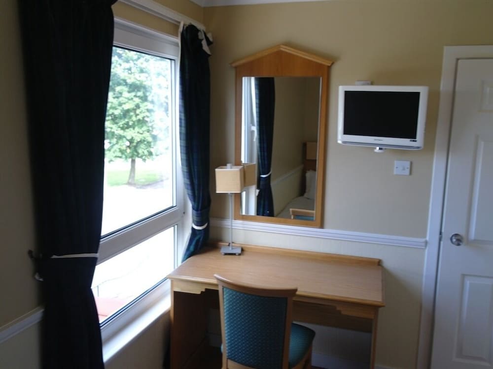 Gleniffer Hotel 19/24