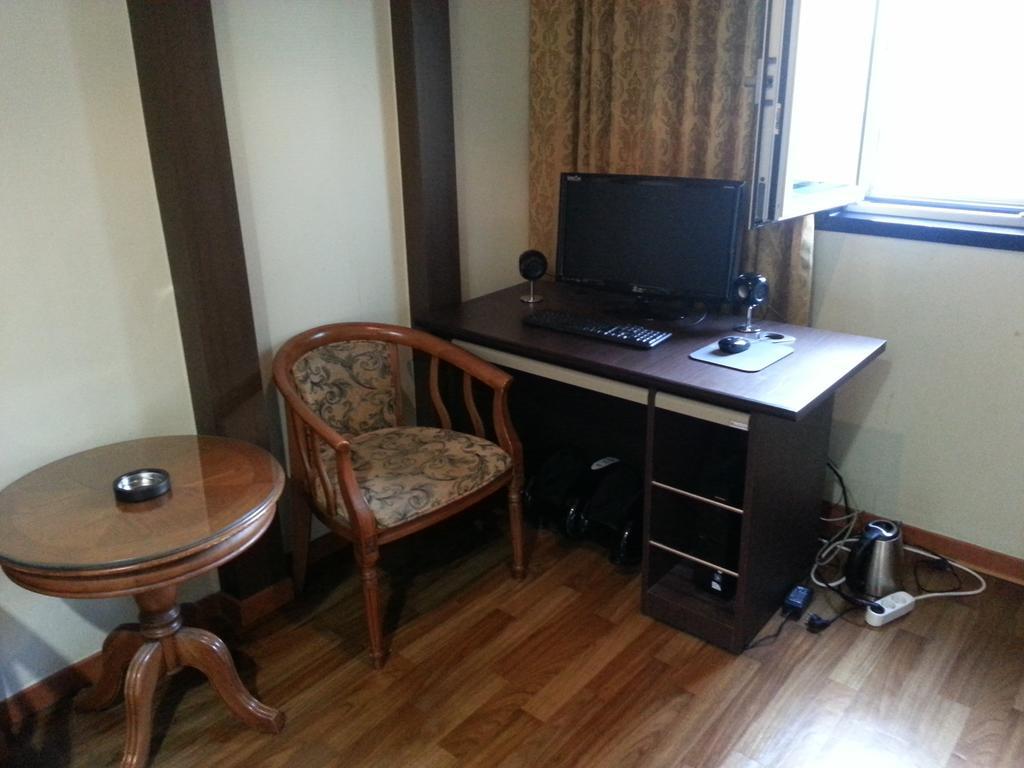 Monaco Hotel 18/22