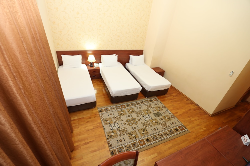 Azcot Hotel 24/45