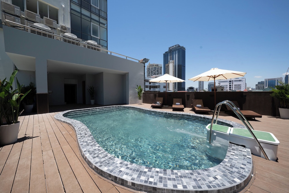 Da Nang Petro Hotel 64/71