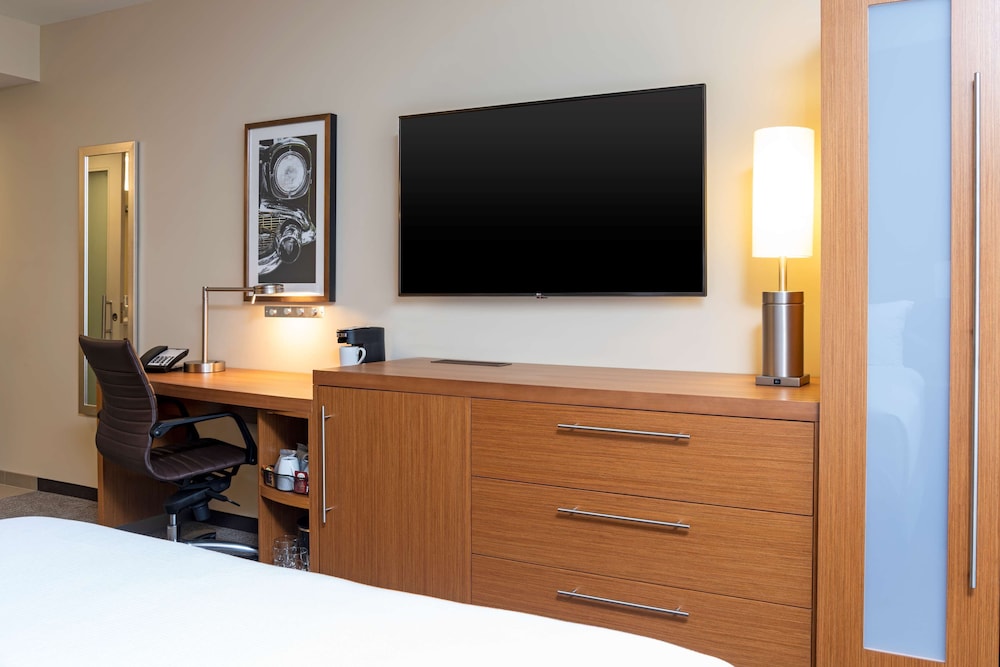 Hyatt Place Flint/Grand Blanc 37/47