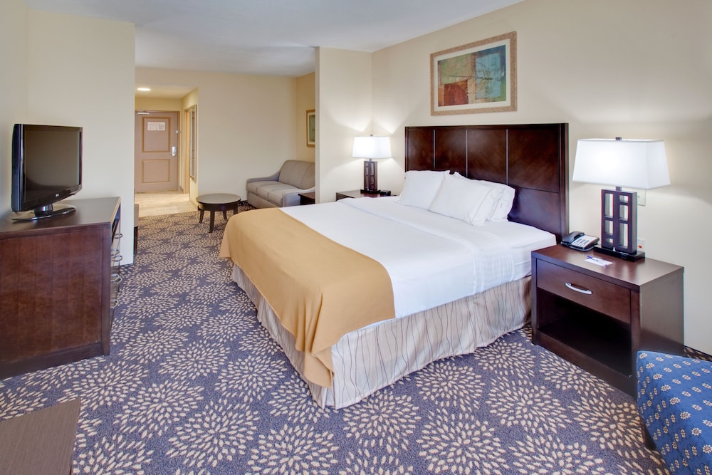 Holiday Inn Express Hotel And Suites Grand Island 17/53