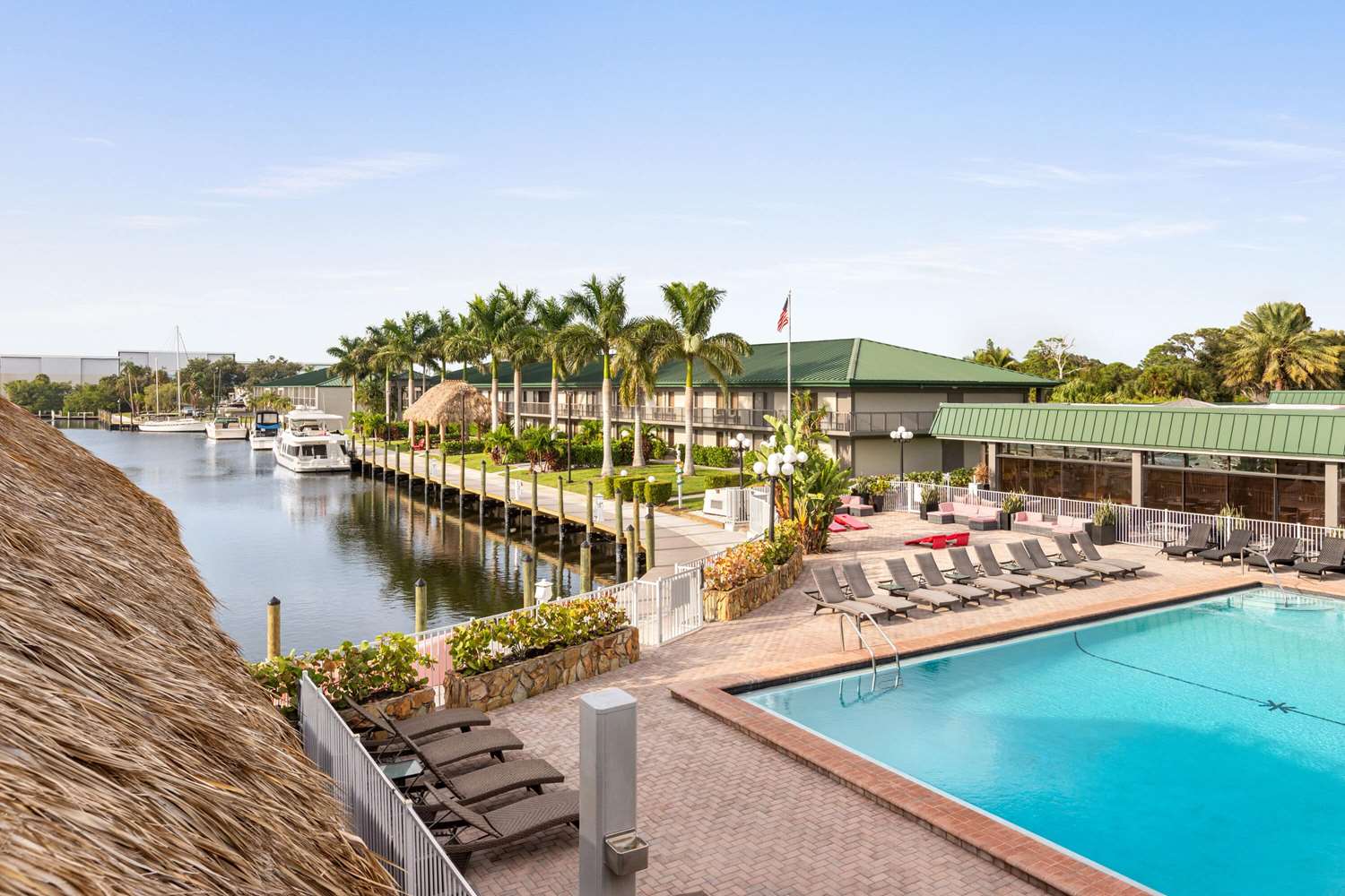 Ramada by Wyndham Sarasota Waterfront 68/71