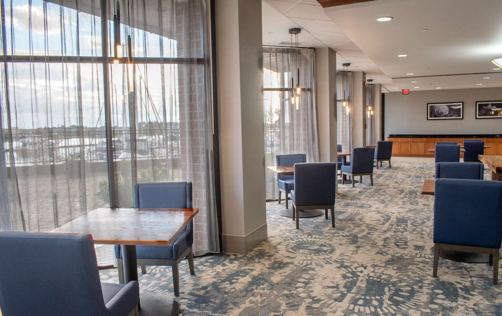 DoubleTree by Hilton Hotel New Bern Riverfront 2/52