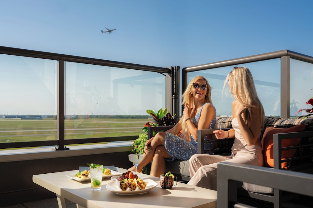 Hyatt Place Melbourne Airport 40/63