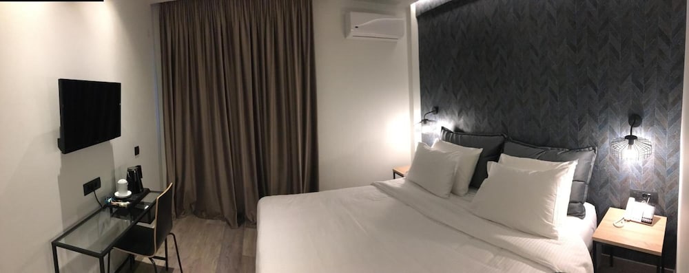 Athens Coast by London Hotel 7/28